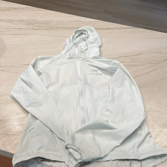 Arc'teryx Women's Light Blue Jacket - Picture 6 of 8